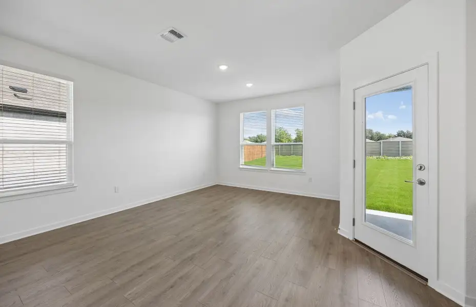 Spacious, unfurnished interior of a new home in Lagos, Manor (Image 24).