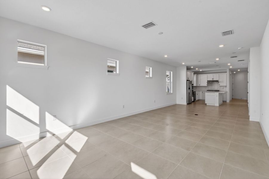 Spacious, unfurnished interior of a new home in Costa Pointe, Vero Beach (Image 51).