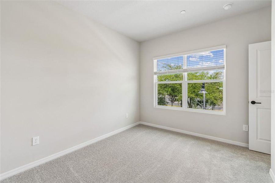 Spacious, unfurnished interior of a new home in , Orlando (Image 27).
