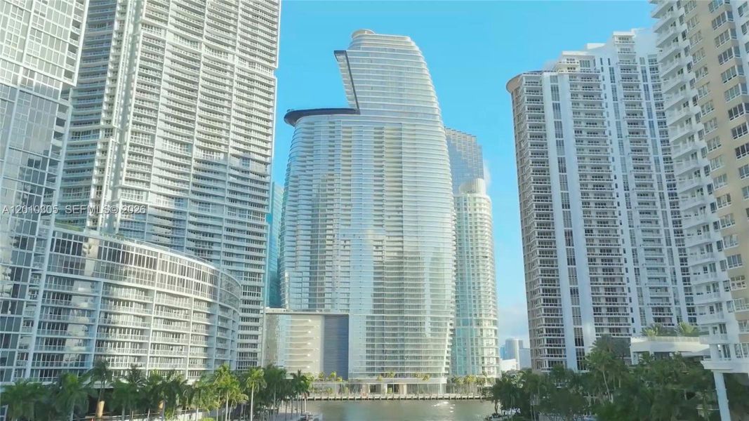 Condo located in Miami, FL showcasing its design and architecture (Image 19). Condo located in Miami, FL showcasing its design and architecture (Image 19).