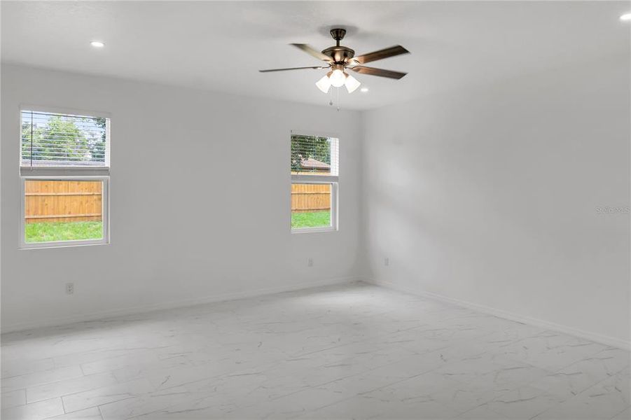 Spacious, unfurnished interior of a new home in , Orlando (Image 14).