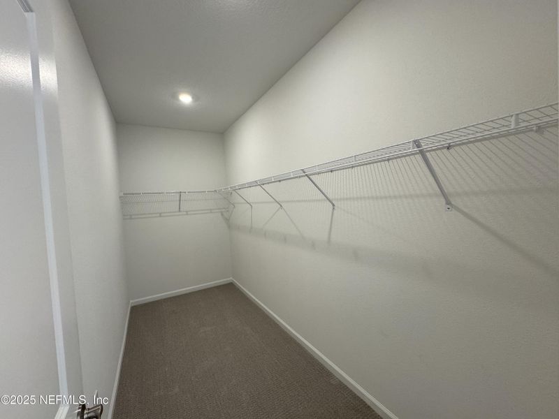 Spacious, unfurnished interior of a new home in , Green Cove Springs (Image 37).