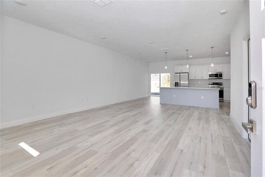 Spacious, unfurnished interior of a new home in , Ocala (Image 29).