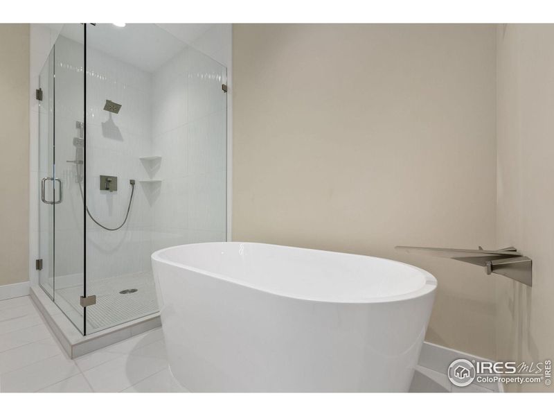 Modern stand alone soaking tub