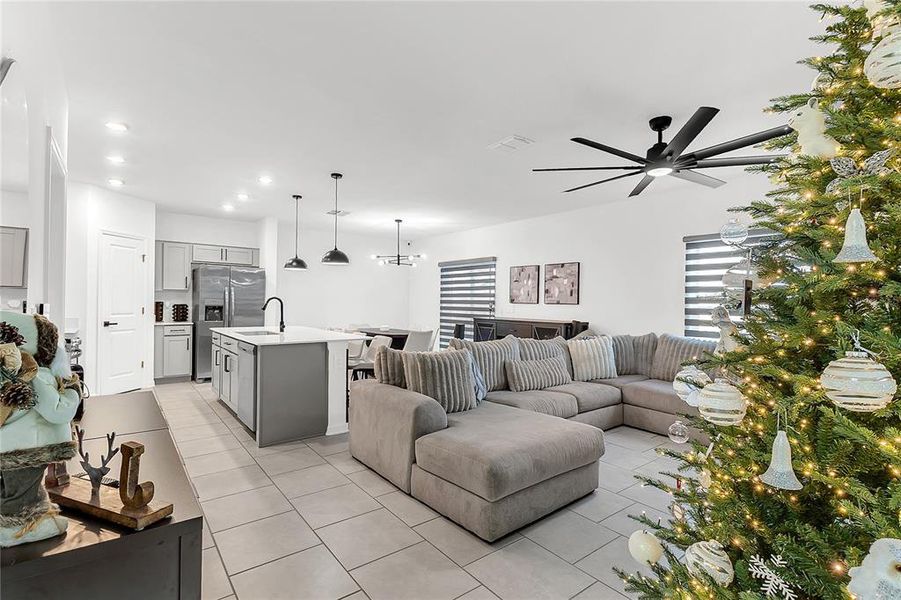 Furnished interior view inside a new home in Peace Creek Reserve: Legacy Collection, Winter Haven (Image 6). Furnished interior view inside a new home in Peace Creek Reserve: Legacy Collection, Winter Haven (Image 6).