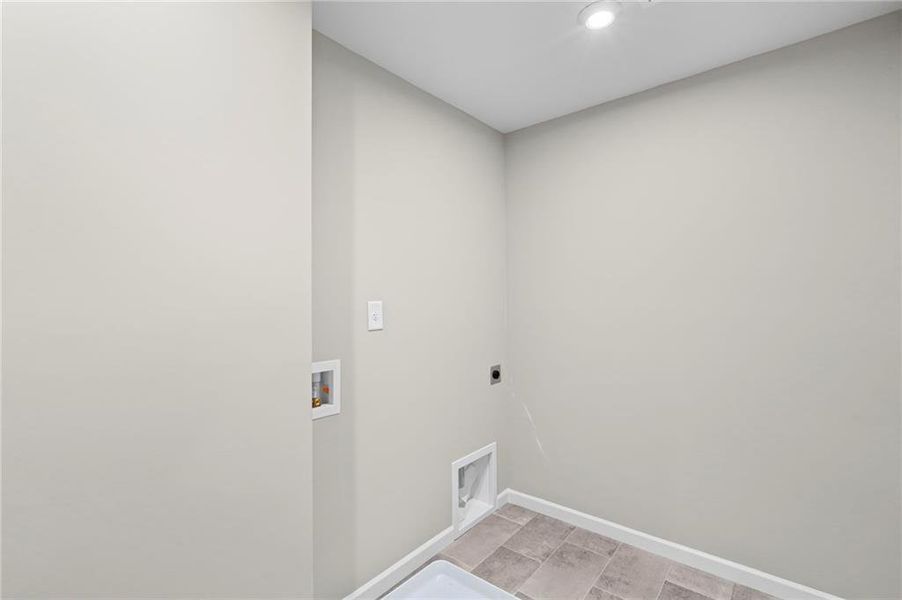 Spacious, unfurnished interior of a new home in Twin Lakes, Braselton (Image 23).