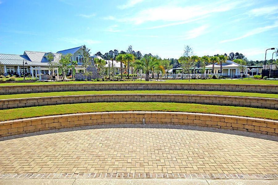 Community amenities in , Summerville (Image 53).