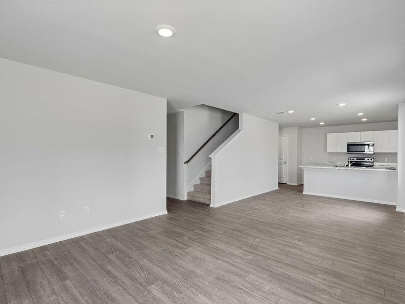 Spacious, unfurnished interior of a new home in Shirey Forest - Branches, Lufkin (Image 23).