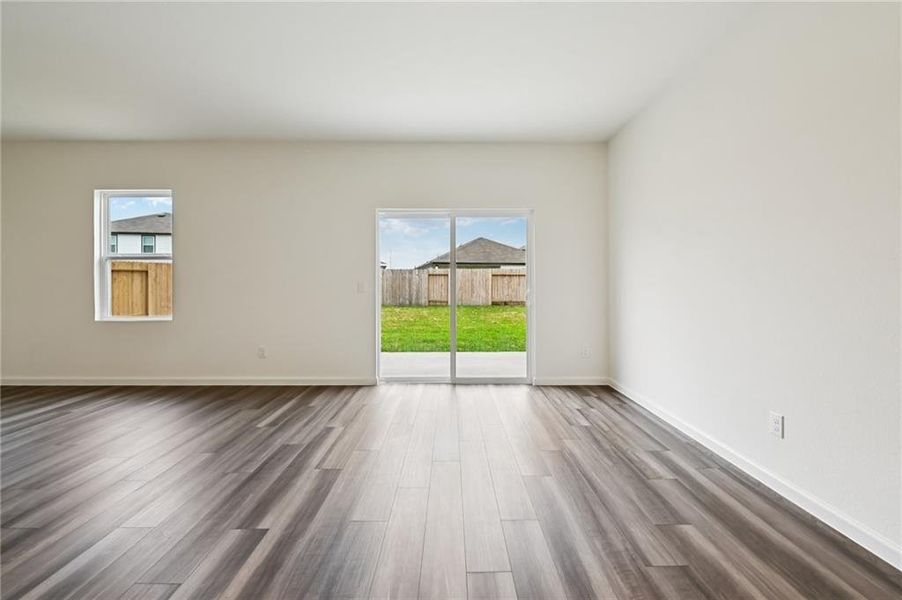 Spacious, unfurnished interior of a new home in Crescent Pointe, Carrollton (Image 31).