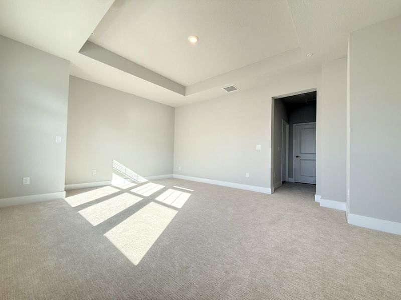 Spacious, unfurnished interior of a new home in Towns at Union, St. Petersburg (Image 11). Spacious, unfurnished interior of a new home in Towns at Union, St. Petersburg (Image 11).