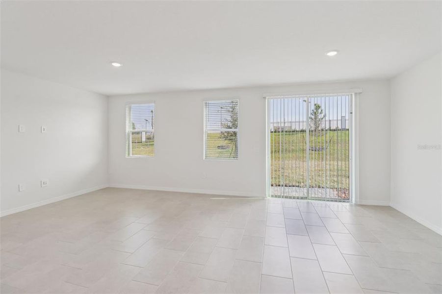 Spacious, unfurnished interior of a new home in The Reserve at Hammock Oaks Townes, Lady Lake (Image 16). Spacious, unfurnished interior of a new home in The Reserve at Hammock Oaks Townes, Lady Lake (Image 16).
