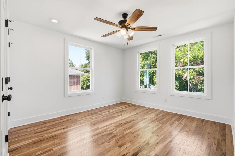 Spacious, unfurnished interior of a new home in , Charleston (Image 22).
