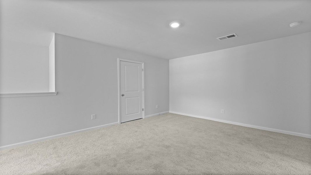 Spacious, unfurnished interior of a new home in Lakeview at Kitfield, Moncks Corner (Image 14).