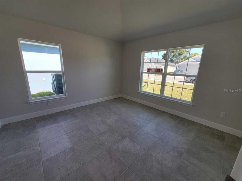 Spacious, unfurnished interior of a new home in Marion Oaks, Ocala (Image 10).