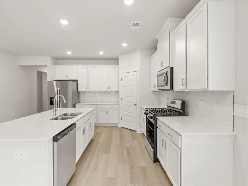 Furnished interior view inside a new home in Riverwood Farm, Piedmont (Image 3).