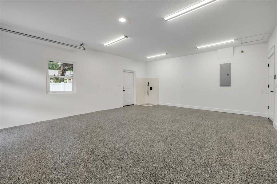 Spacious, unfurnished interior of a new home in , New Smyrna Beach (Image 26).