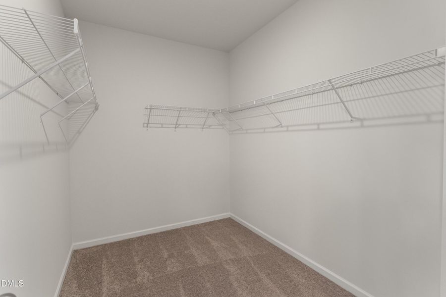 Walk-In-Closet