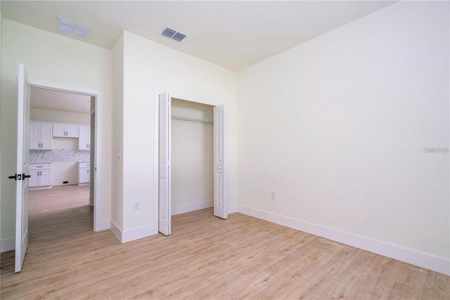 Spacious, unfurnished interior of a new home in , Apopka (Image 16).