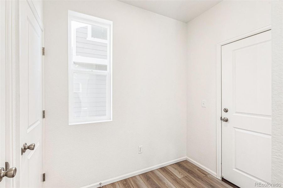 Spacious, unfurnished interior of a new home in Turnberry, Commerce City (Image 24).