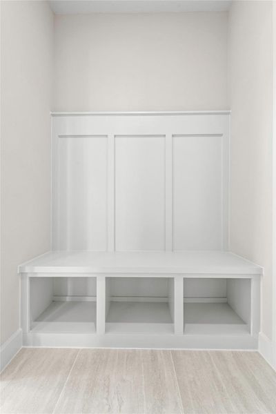Spacious, unfurnished interior of a new home in Cross Creek West, Fulshear (Image 15).
