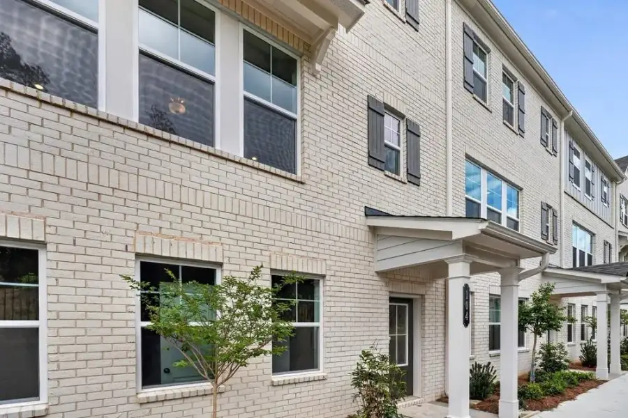 Exterior details and patio area of a home in Chandler Run, Tucker (Image 27).