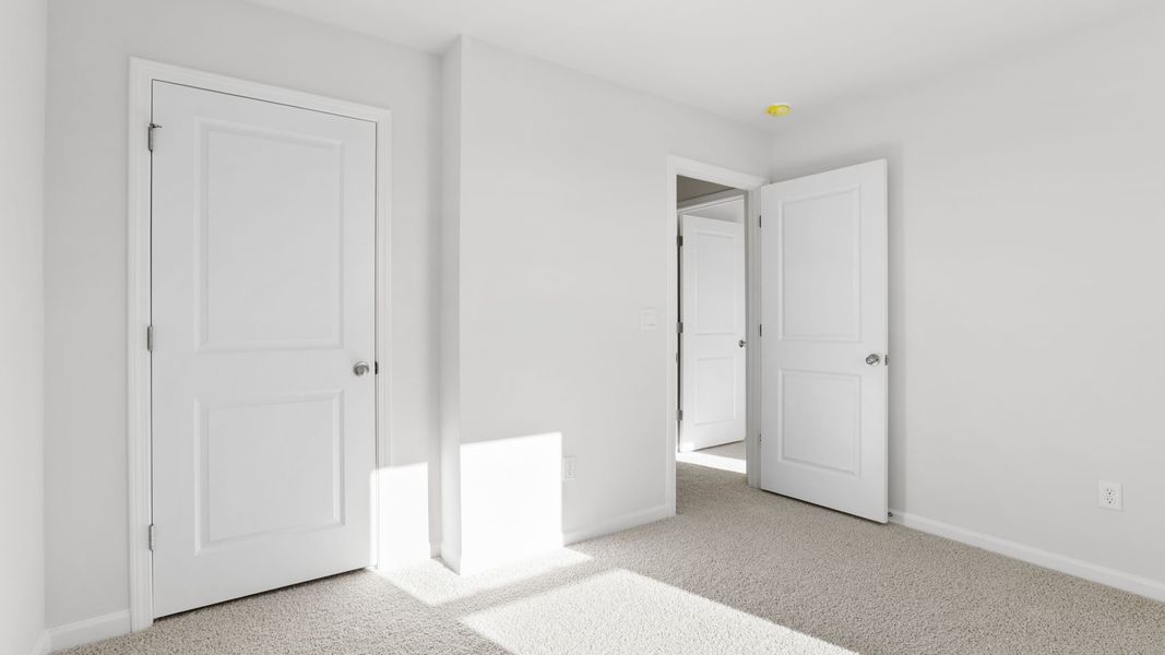 Spacious, unfurnished interior of a new home in Cedar Gap, Fountain Inn (Image 25).