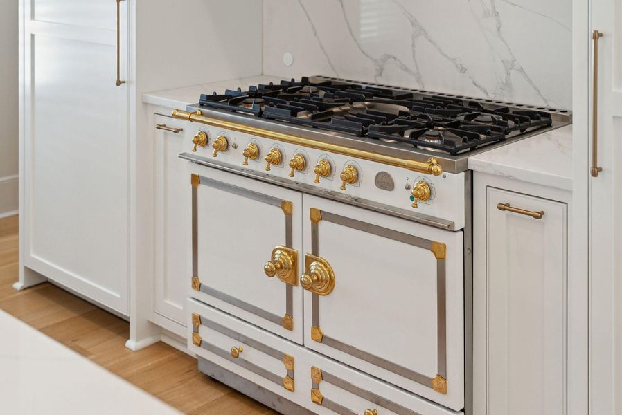 Close-up of interior finishes inside a home in Daniel Island Park, Charleston (Image 21).