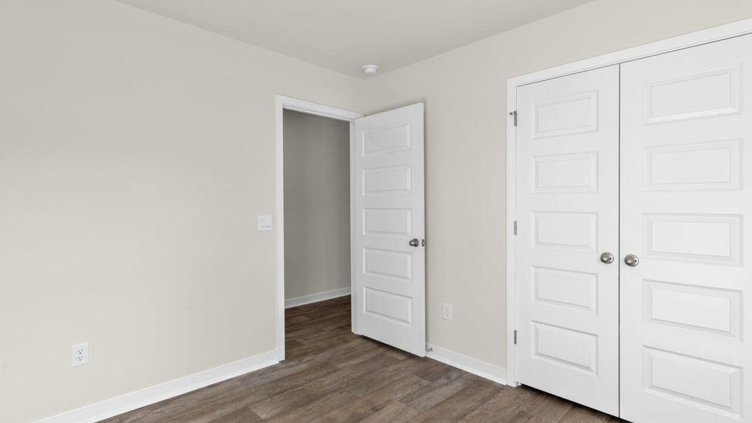 Spacious, unfurnished interior of a new home in Eagle Creek, Bolivia (Image 18).