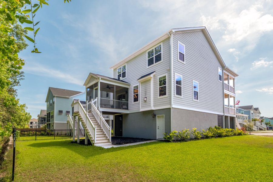 Exterior details and patio area of a home in , Wando (Image 25).