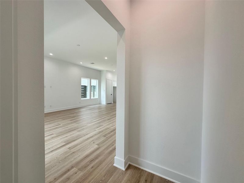 Spacious, unfurnished interior of a new home in , Missouri City (Image 23). Spacious, unfurnished interior of a new home in , Missouri City (Image 23).