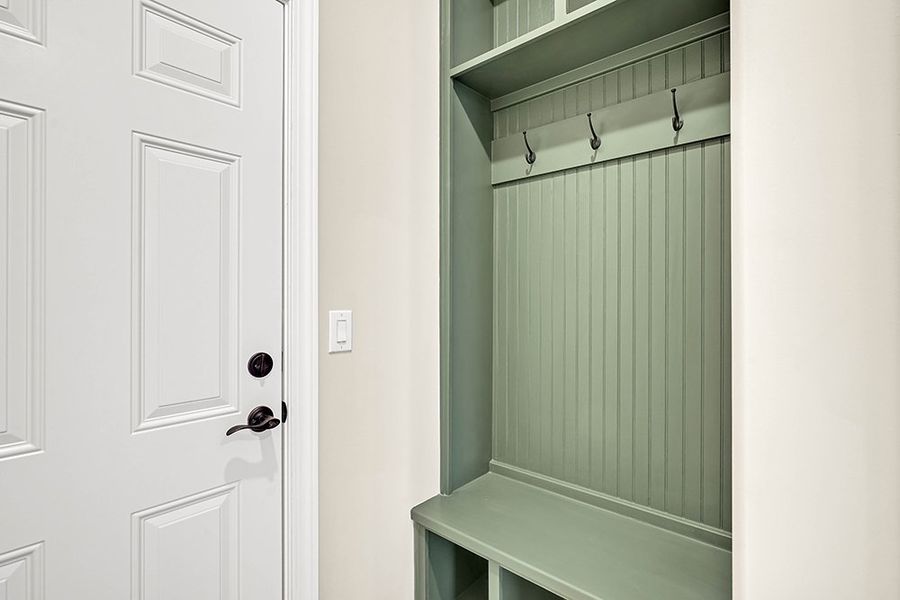 Cruz Bay, Coat & Cubby