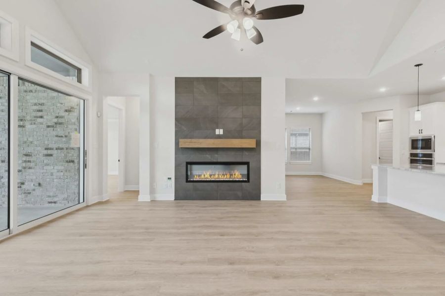 Spacious, unfurnished interior of a new home in Trinity Falls, McKinney (Image 6). Spacious, unfurnished interior of a new home in Trinity Falls, McKinney (Image 6).