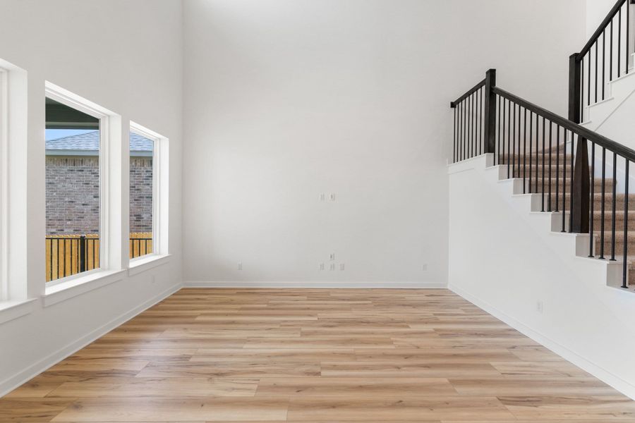 Spacious, unfurnished interior of a new home in Heritage, Dripping Springs (Image 38).