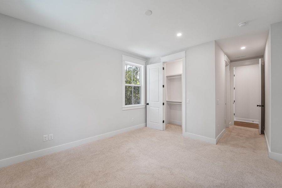 Spacious, unfurnished interior of a new home in , Hollywood (Image 20). Spacious, unfurnished interior of a new home in , Hollywood (Image 20).