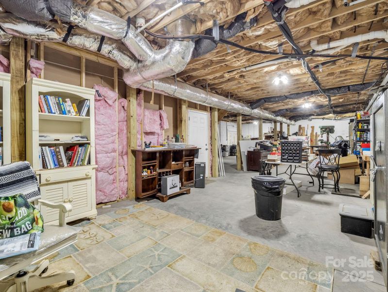 Image 42 of a home in .