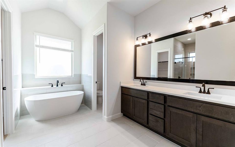 Furnished interior view inside a new home in Heath Golf & Yacht Club, Heath (Image 11).