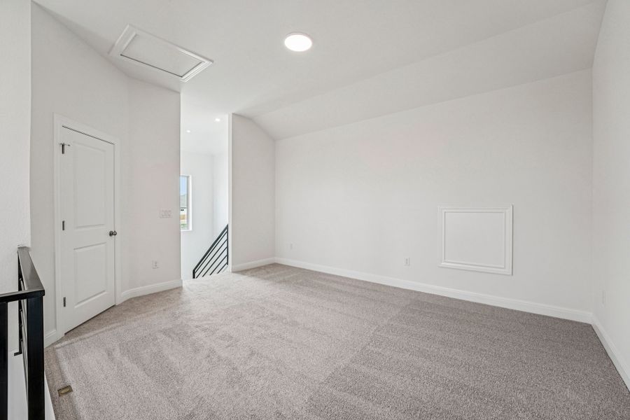 Spacious, unfurnished interior of a new home in Sage Hollow, Kyle (Image 25).