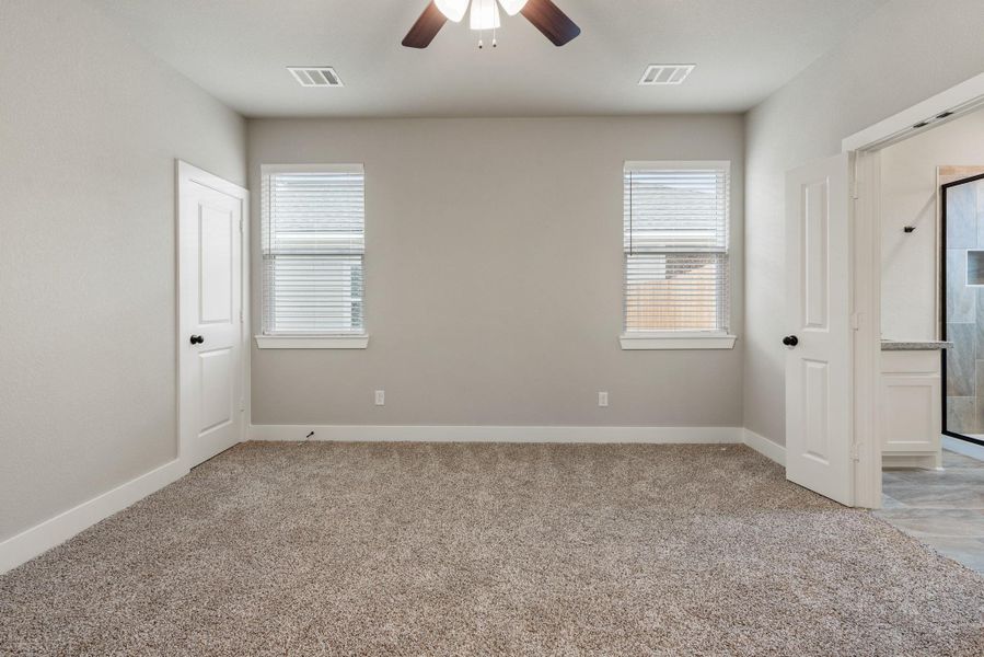 Spacious, unfurnished interior of a new home in , College Station (Image 20).