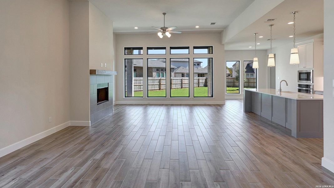 Spacious, unfurnished interior of a new home in Alsatian Oaks, Castroville (Image 21).
