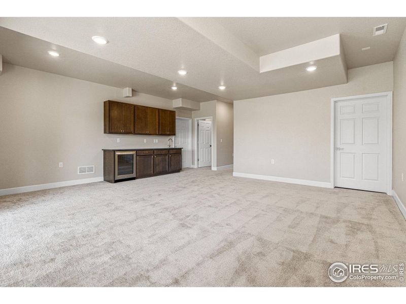 Basement wet-bar