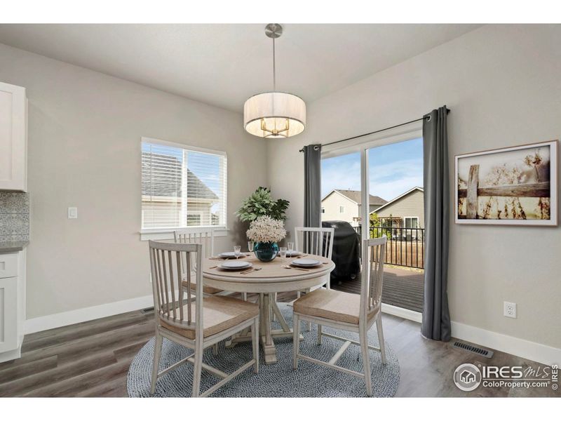 eat in dining off kitchen