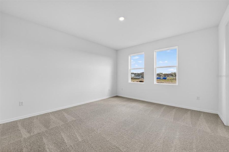 Spacious, unfurnished interior of a new home in Tyson Reserve, St. Cloud (Image 23).