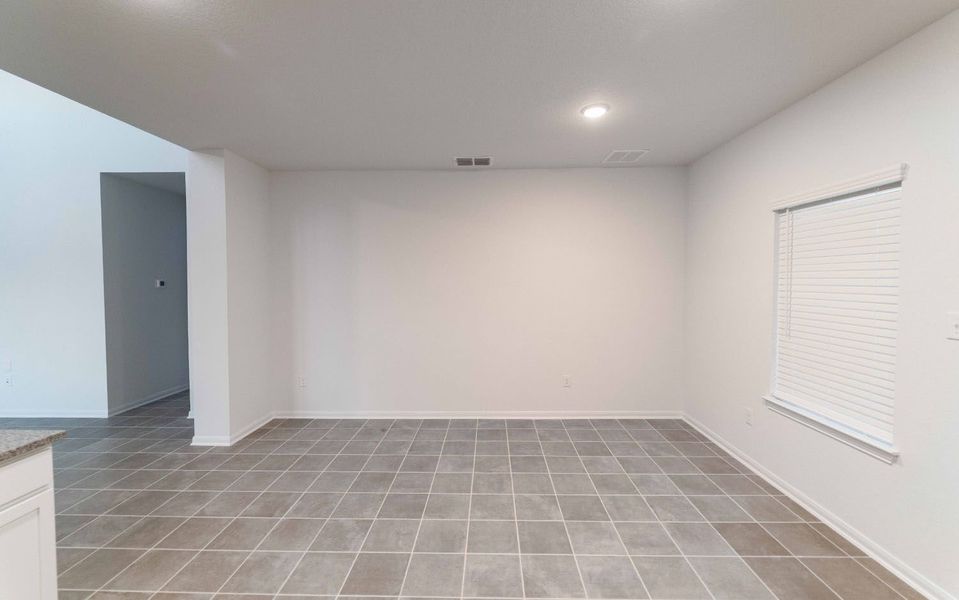Spacious, unfurnished interior of a new home in Hannah Heights, Seguin (Image 12).