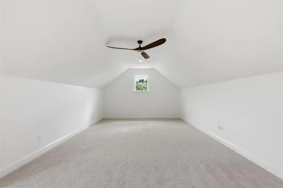 Spacious, unfurnished interior of a new home in , Granbury (Image 26). Spacious, unfurnished interior of a new home in , Granbury (Image 26).
