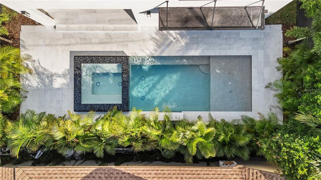 Exterior details and patio area of a home in , Tampa (Image 36).