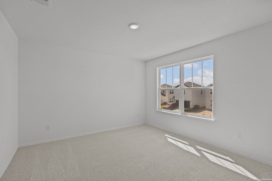 Spacious, unfurnished interior of a new home in Davis Ranch, San Antonio (Image 27).