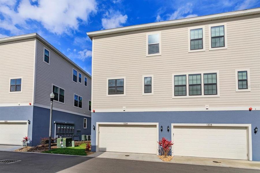 Oversized 2-Car Garage