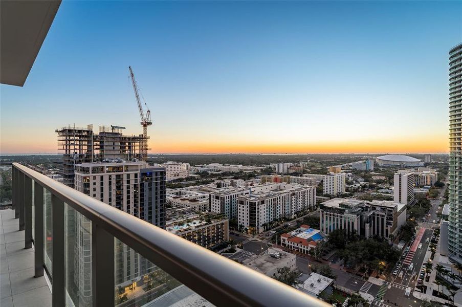 Condo located in St. Petersburg, FL showcasing its design and architecture (Image 23).