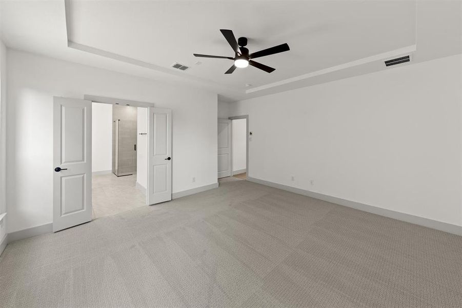 Spacious, unfurnished interior of a new home in Trails at Cottonwood Creek, Rowlett (Image 17).