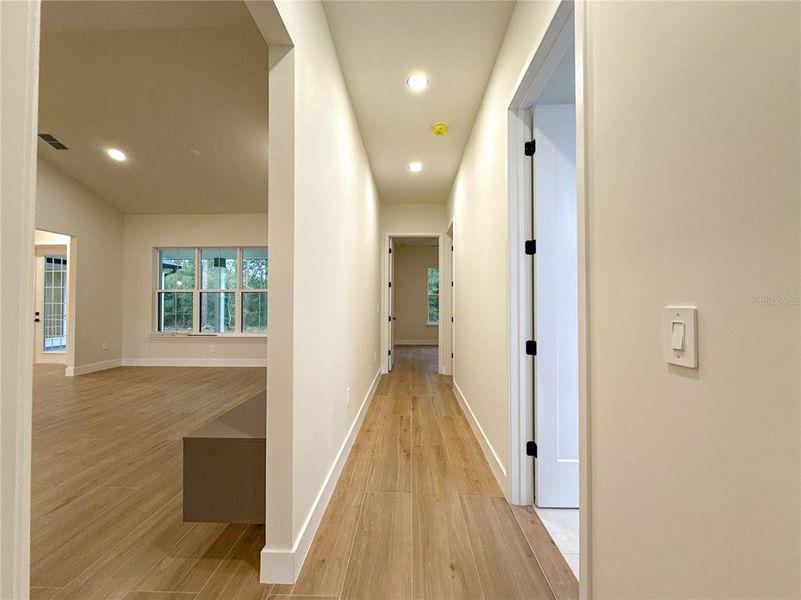 Spacious, unfurnished interior of a new home in , Dunnellon (Image 43).